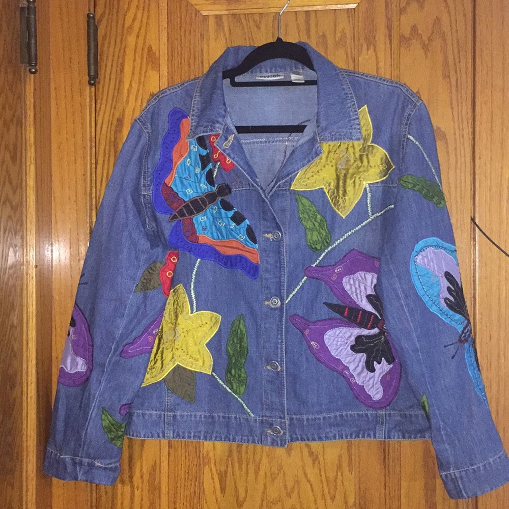 EMBROIDERED JEAN JACKET